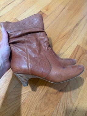 Women's Tan Leather Mid-Heel Booties